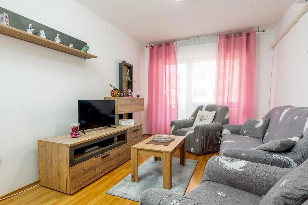 Apartments With Wifi Pula - 19493