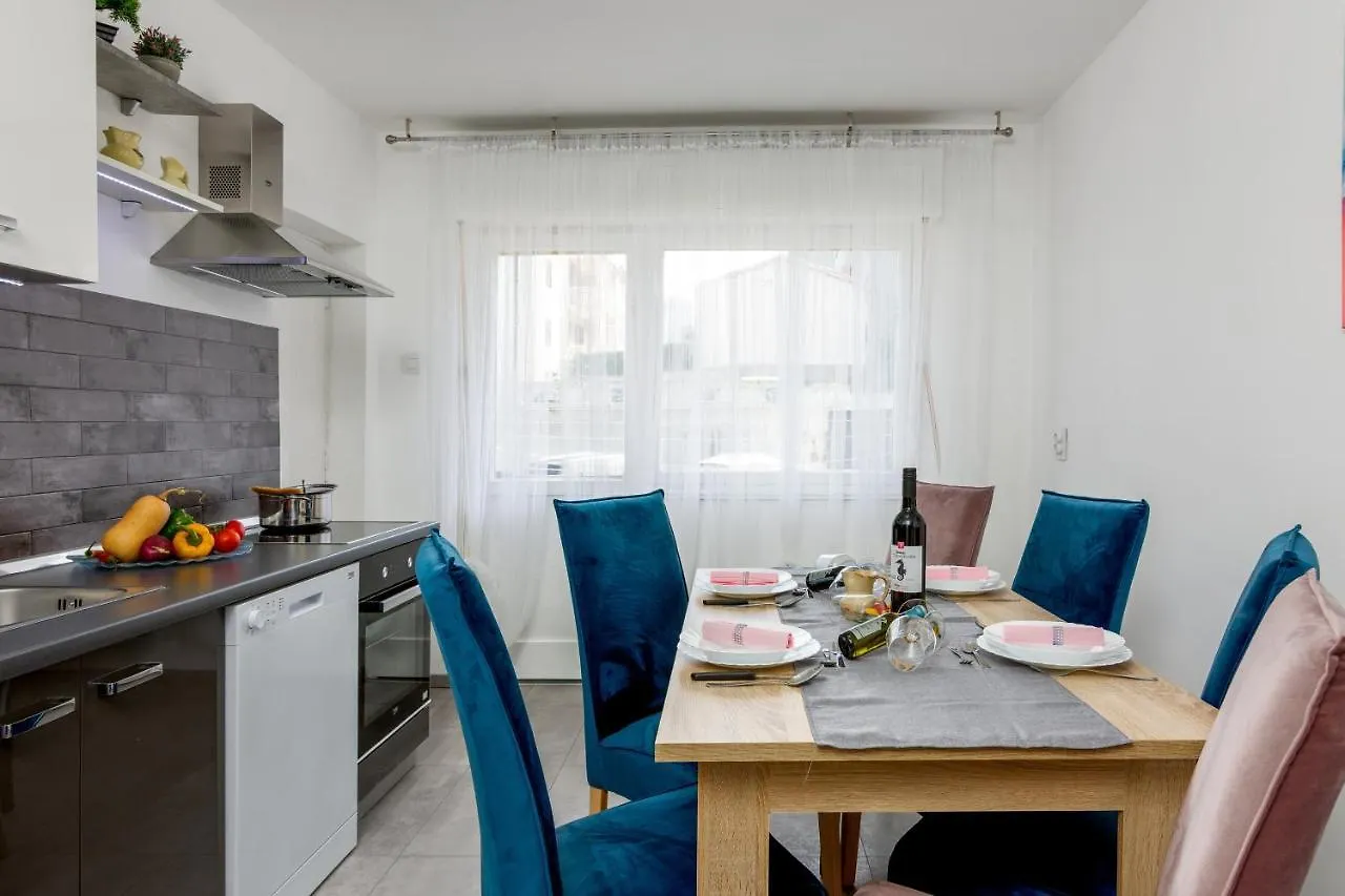 Apartments With Wifi Pula - 19493 0*,